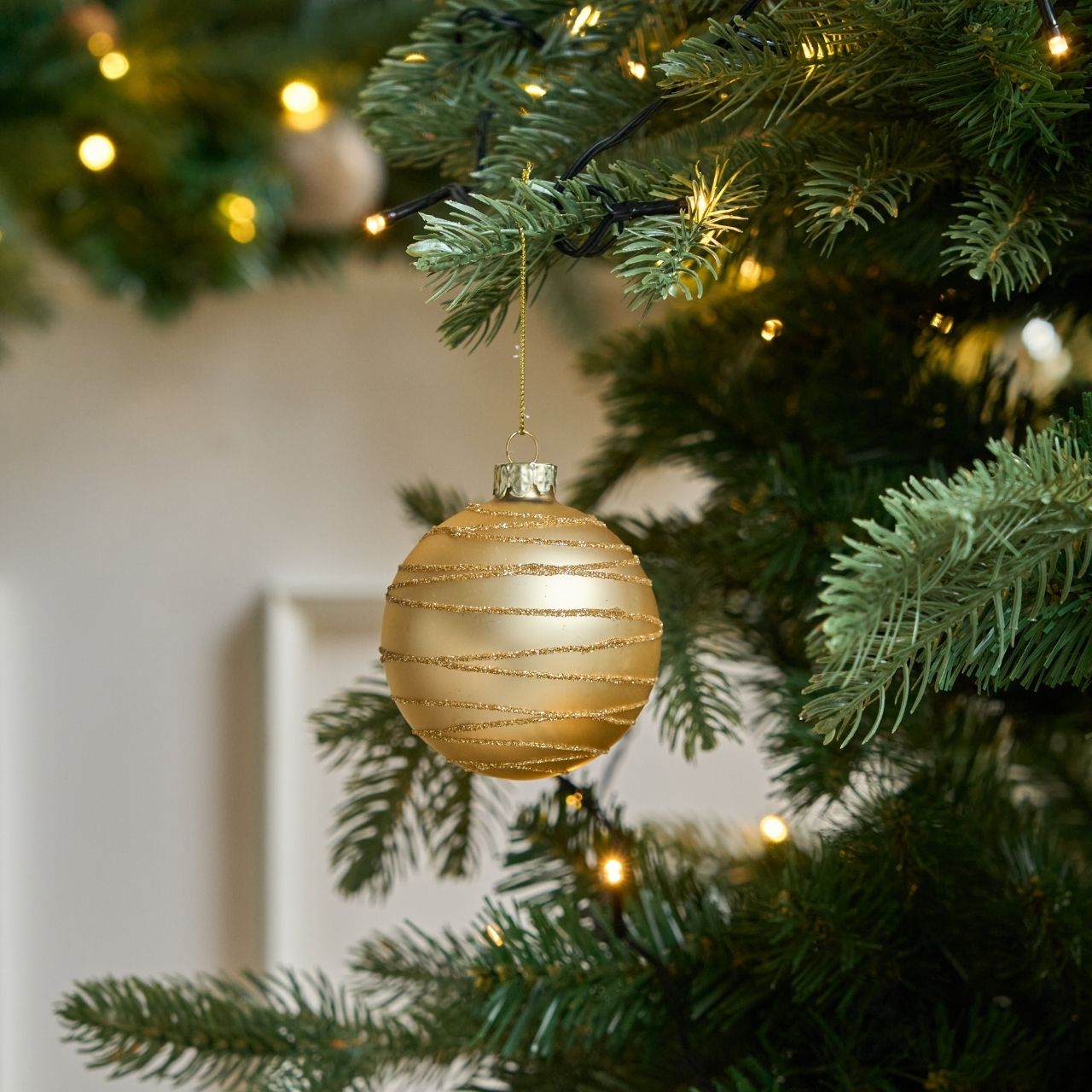 4 Stk. Christbaumkugeln mit horizontalen Streifen